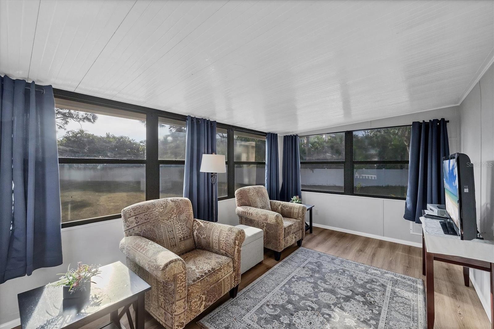 Image 13 of 54 For 753 Butterfield Circle