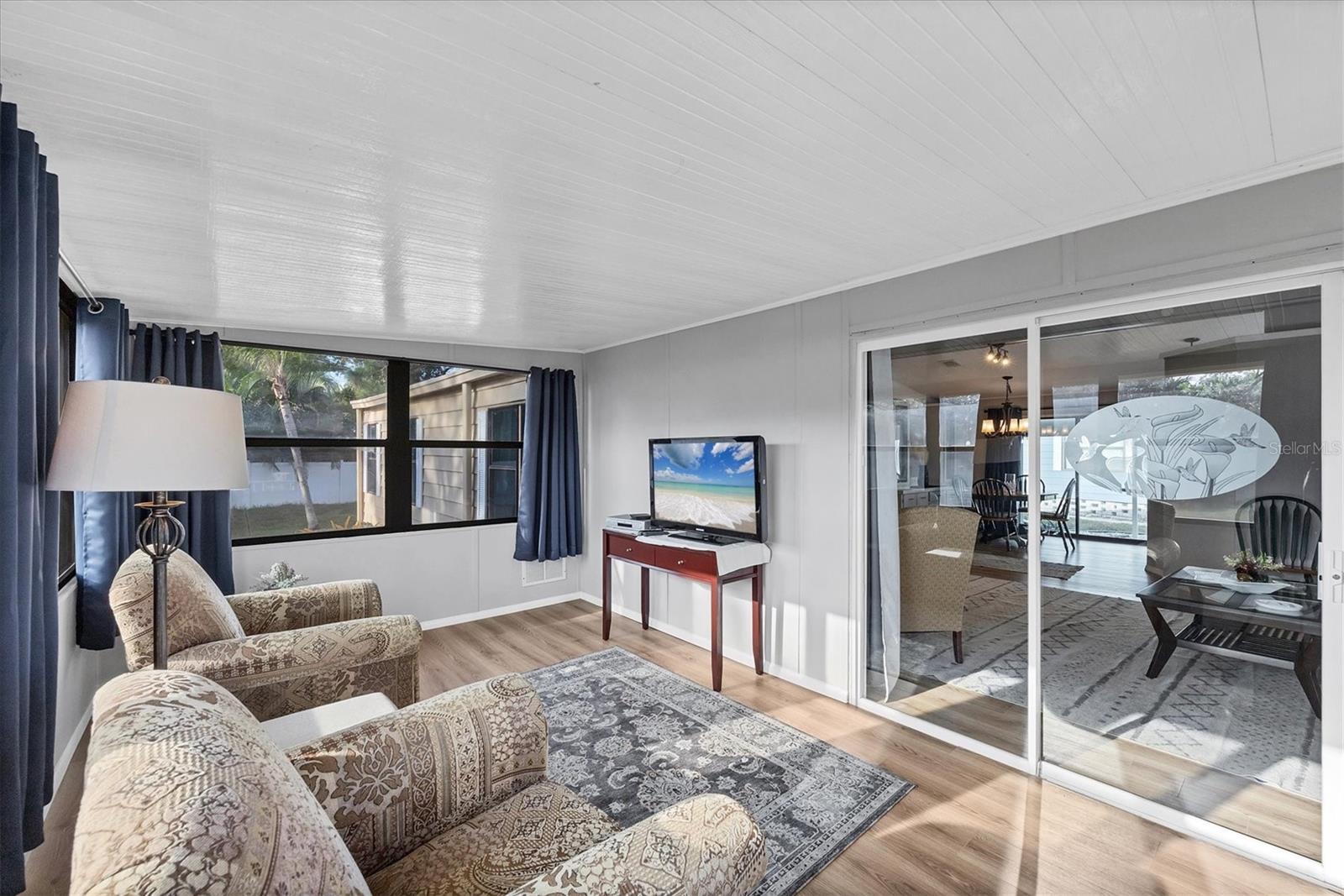 Image 14 of 54 For 753 Butterfield Circle