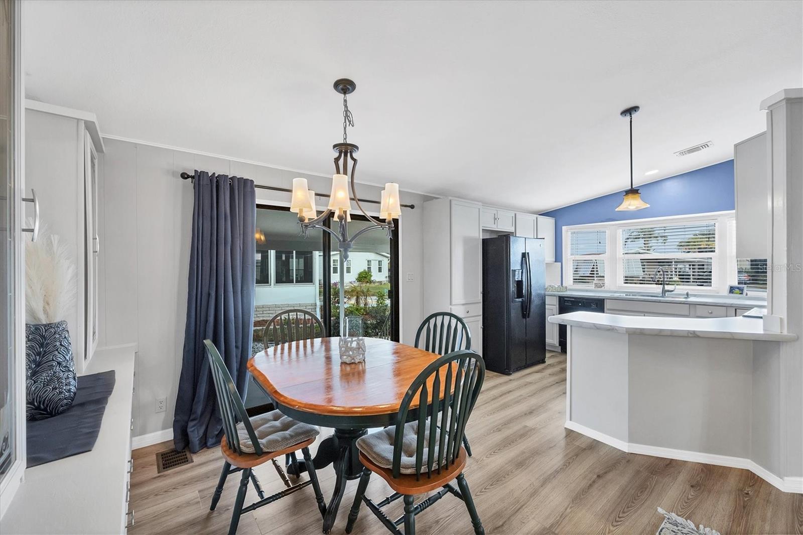 Image 17 of 54 For 753 Butterfield Circle