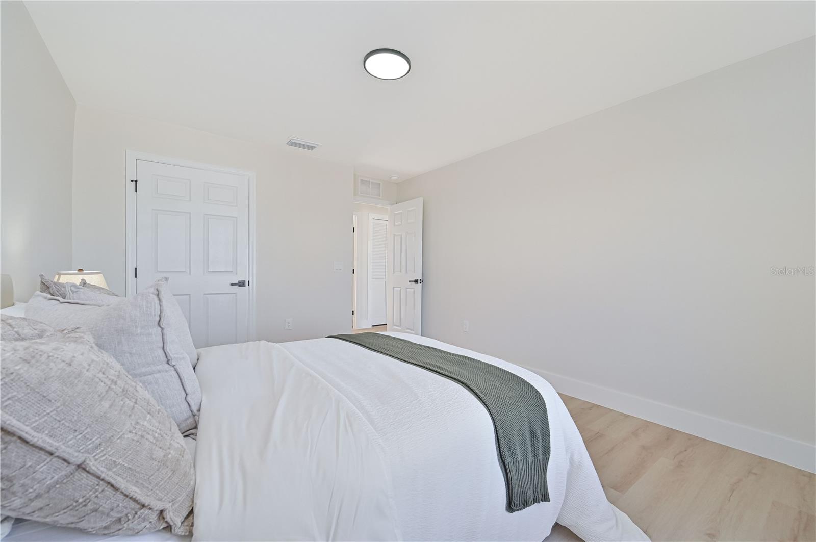 Image 32 of 46 For 14187 Barnwood Lane