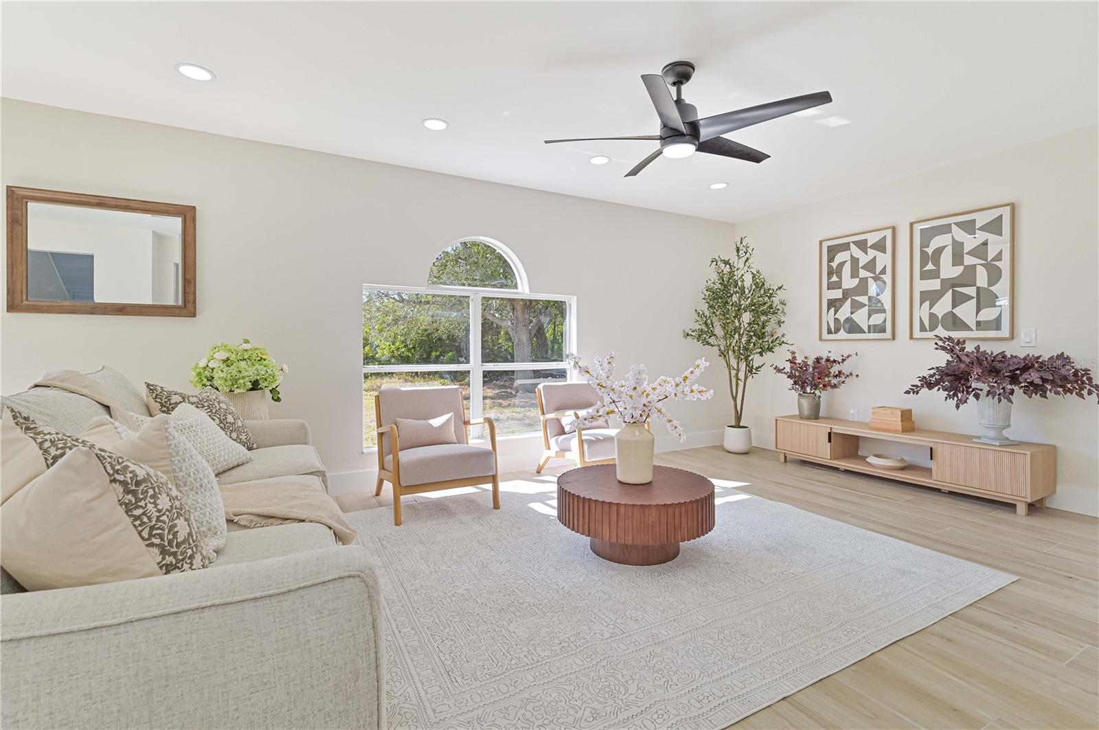 Image 4 of 46 For 14187 Barnwood Lane