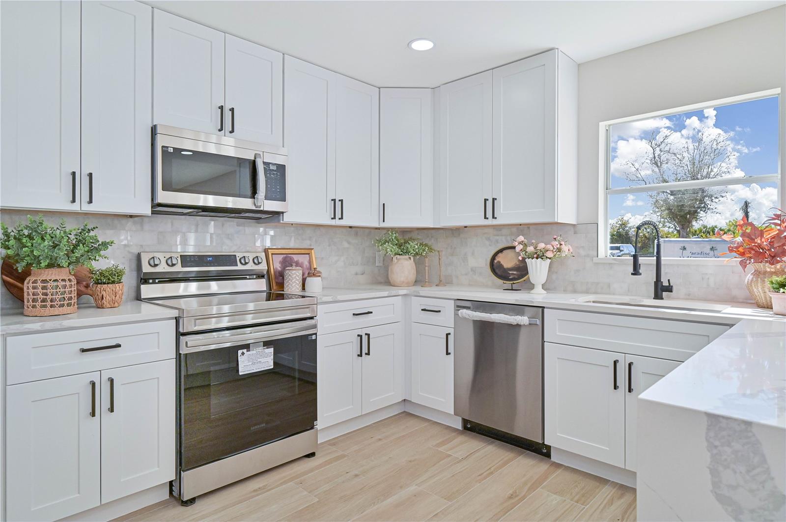 Image 9 of 46 For 14187 Barnwood Lane