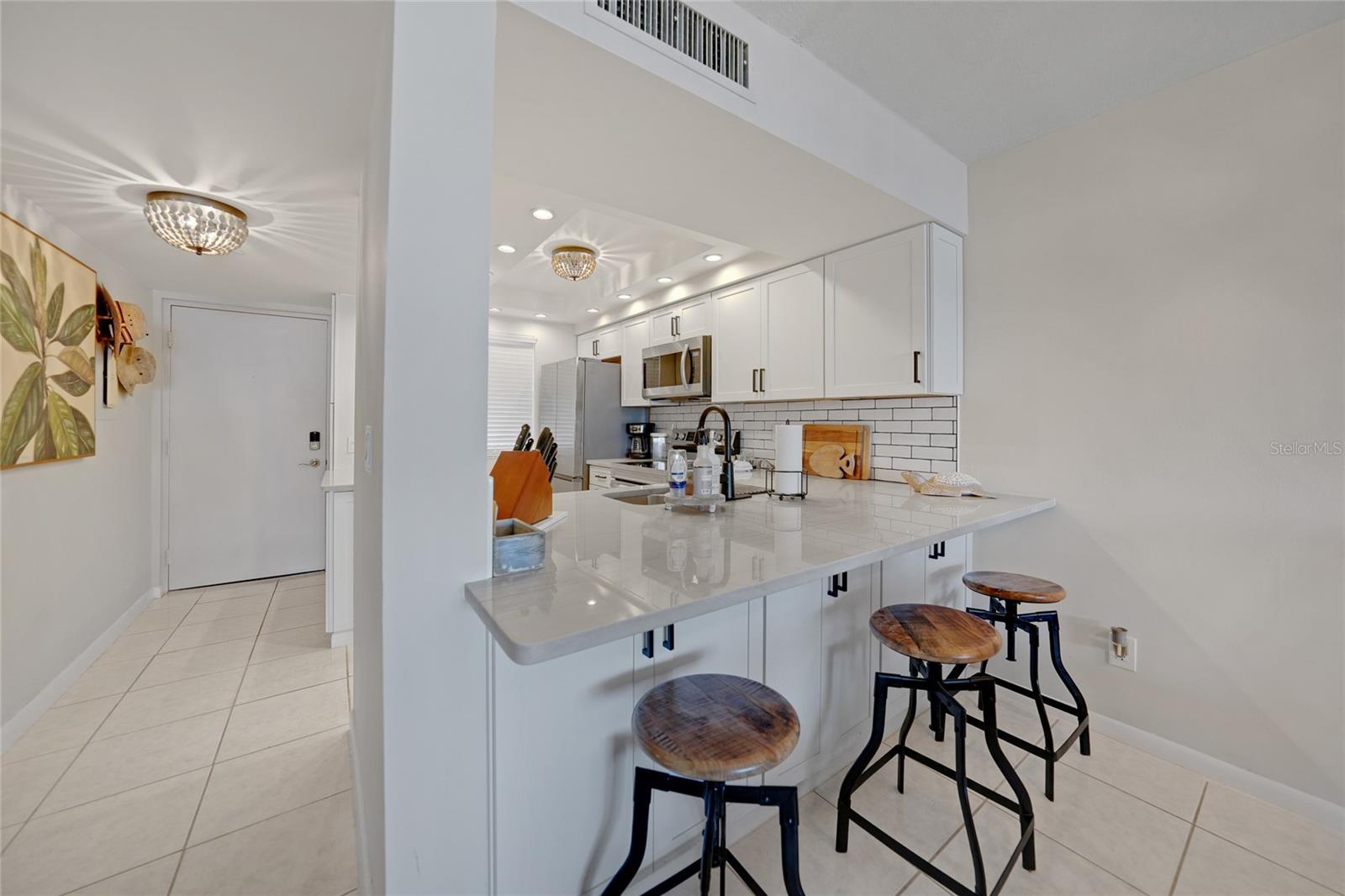 Image 12 of 46 For 1591 Beach Road 202