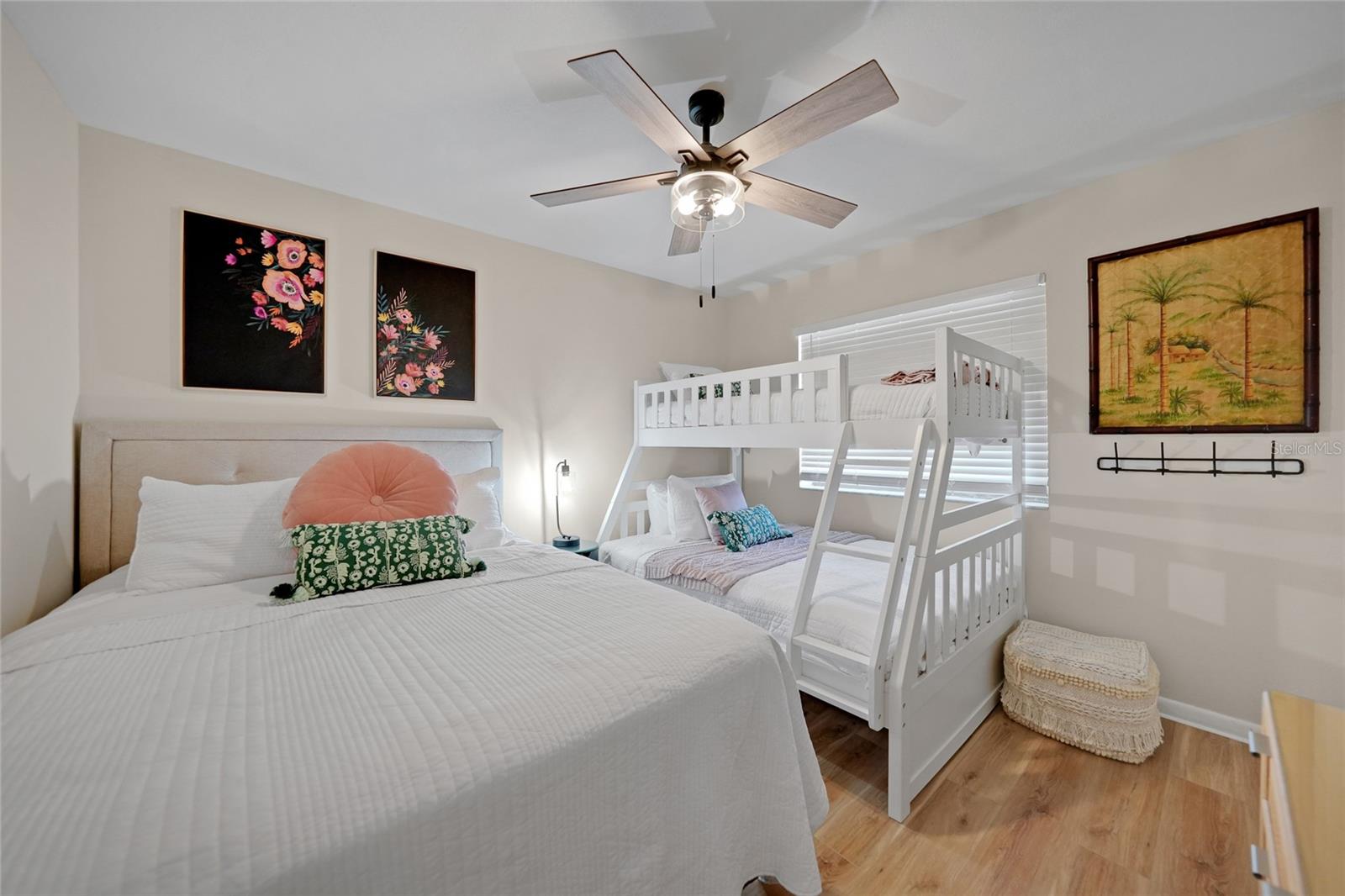 Image 19 of 46 For 1591 Beach Road 202