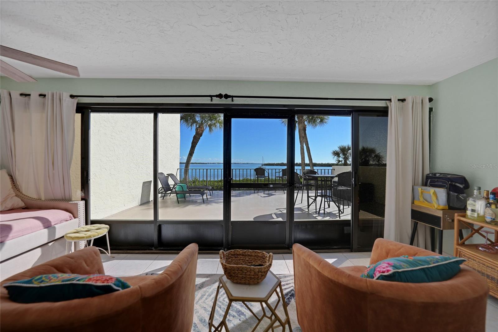 Image 24 of 46 For 1591 Beach Road 202