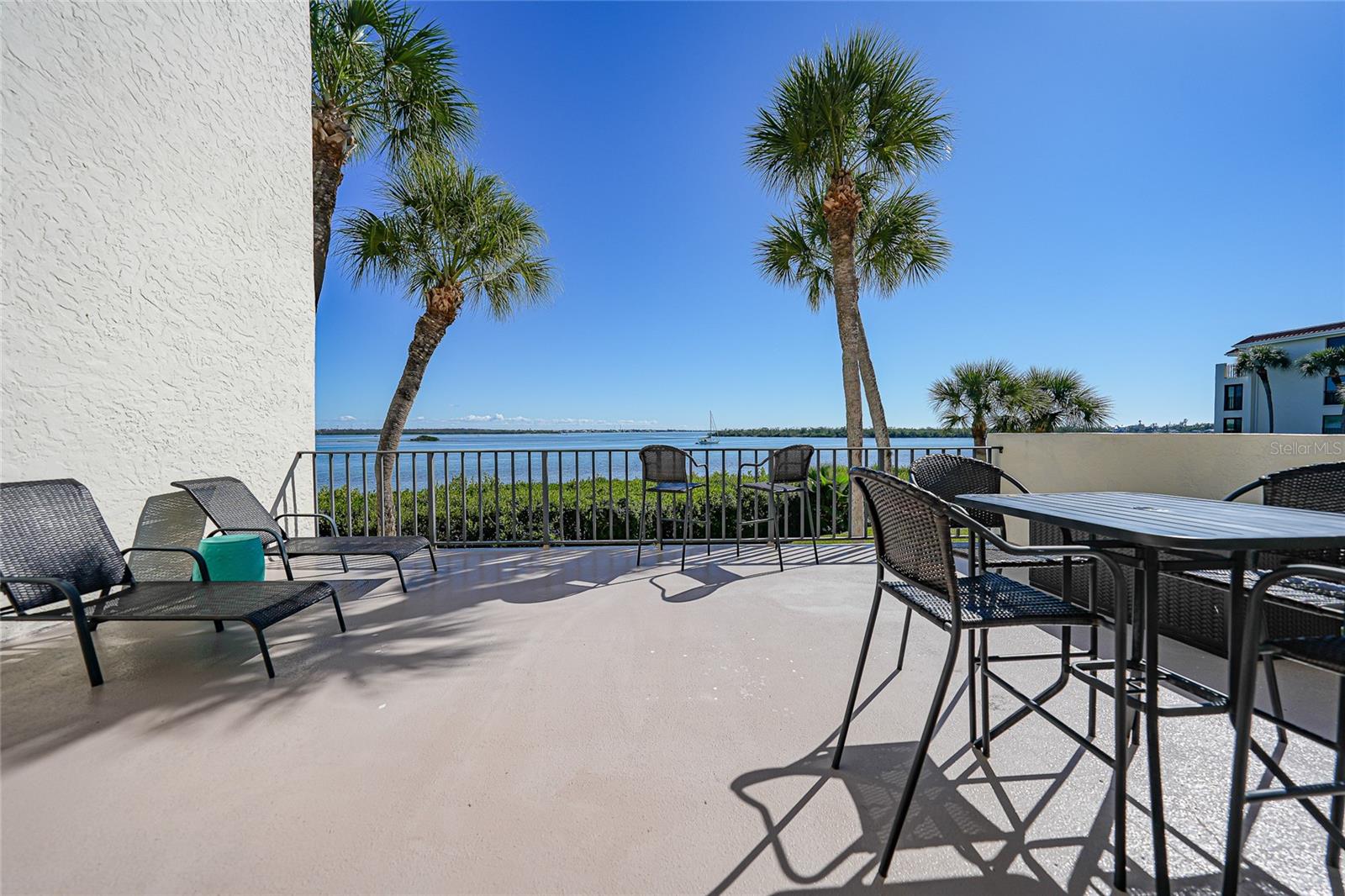 Image 28 of 46 For 1591 Beach Road 202