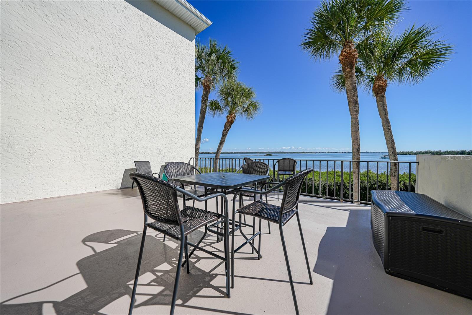 Image 29 of 46 For 1591 Beach Road 202