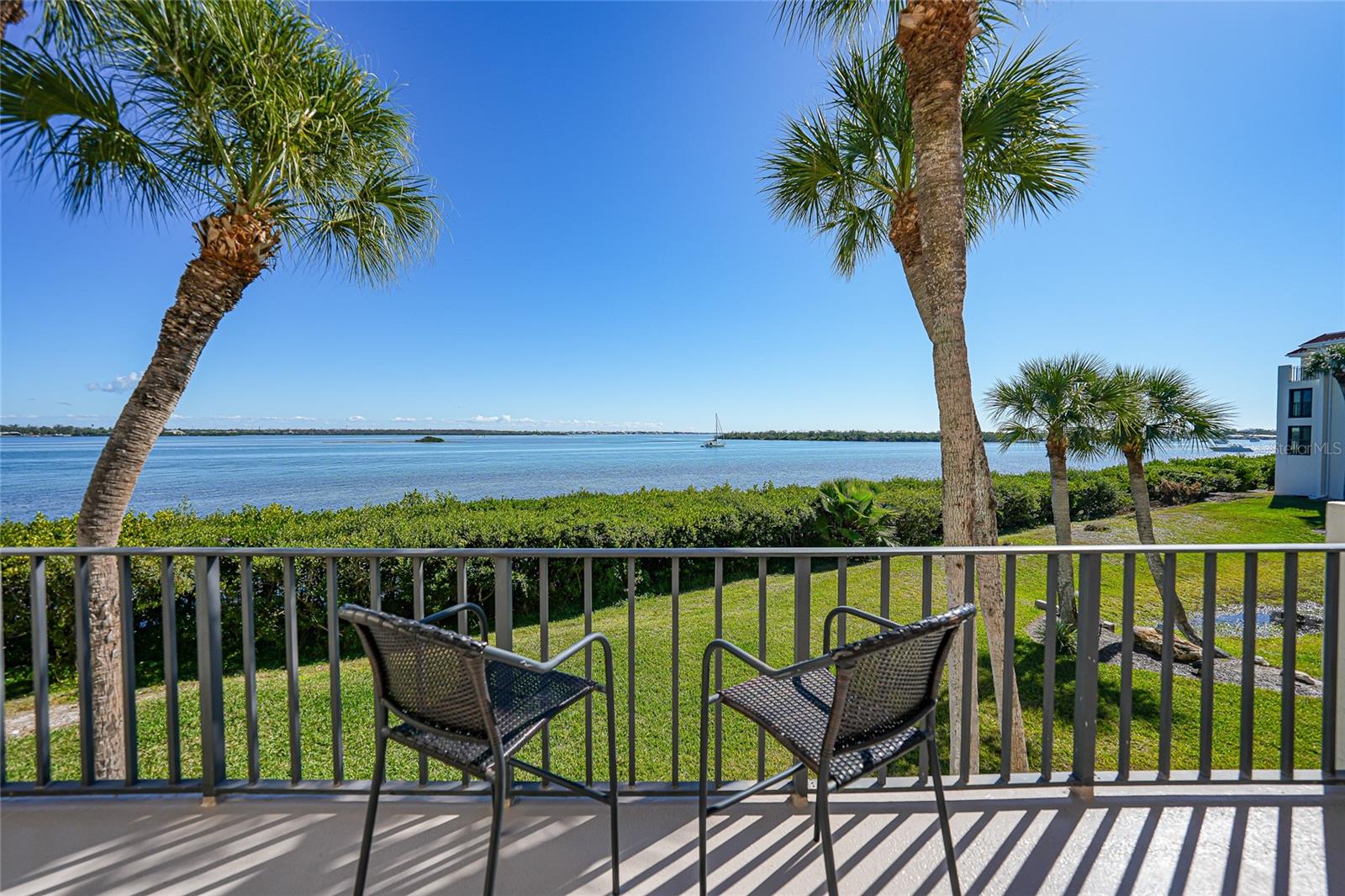 Image 31 of 46 For 1591 Beach Road 202