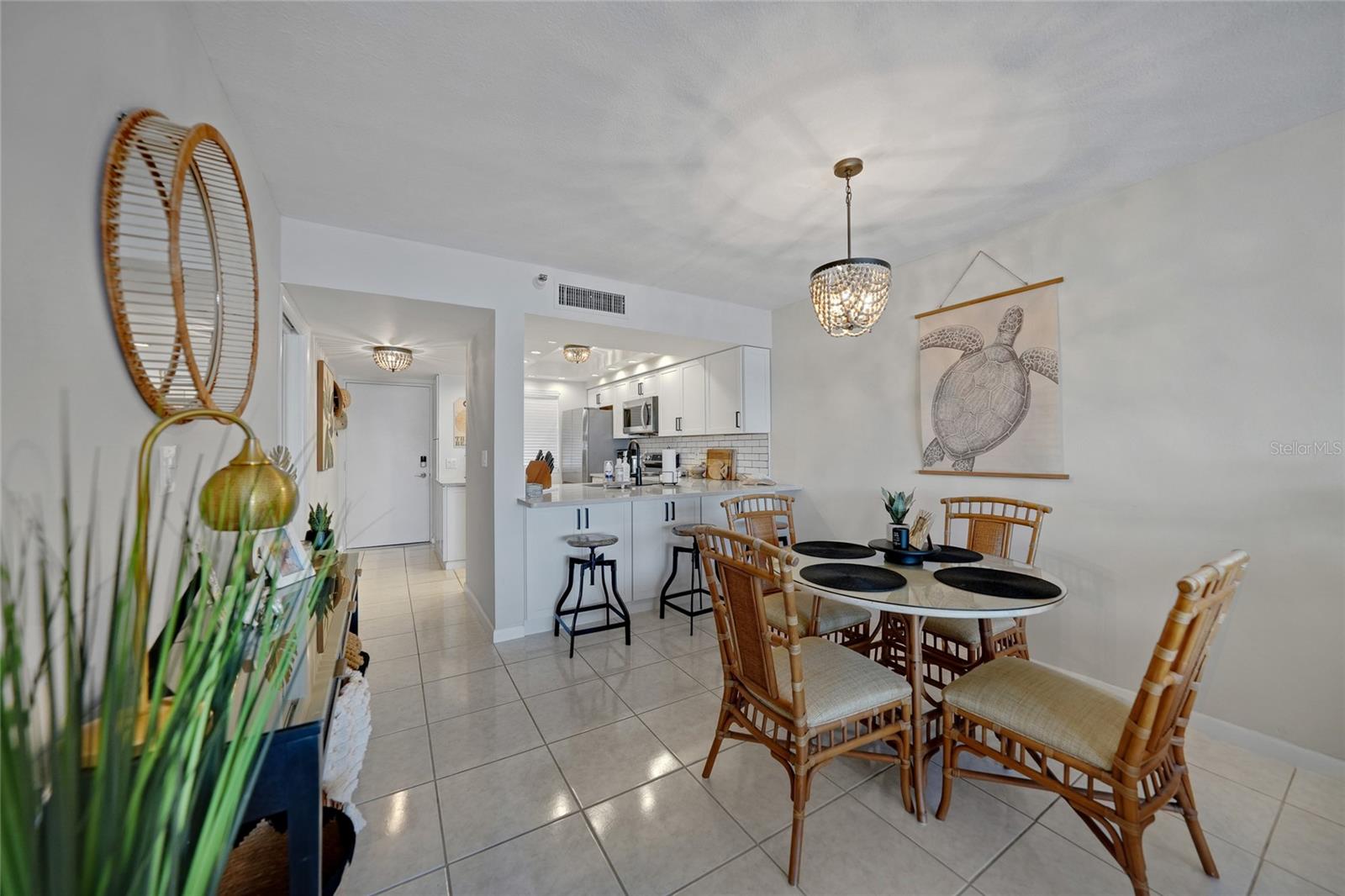 Image 7 of 46 For 1591 Beach Road 202