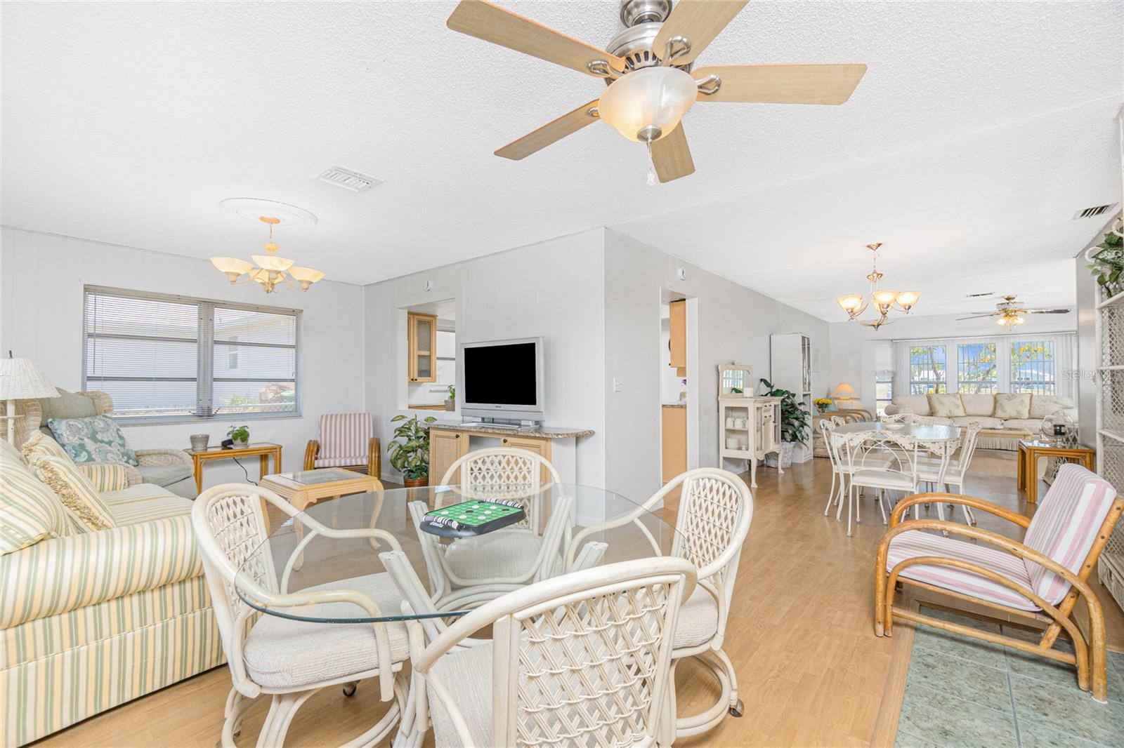 Image 21 of 59 For 113 Annapolis Lane