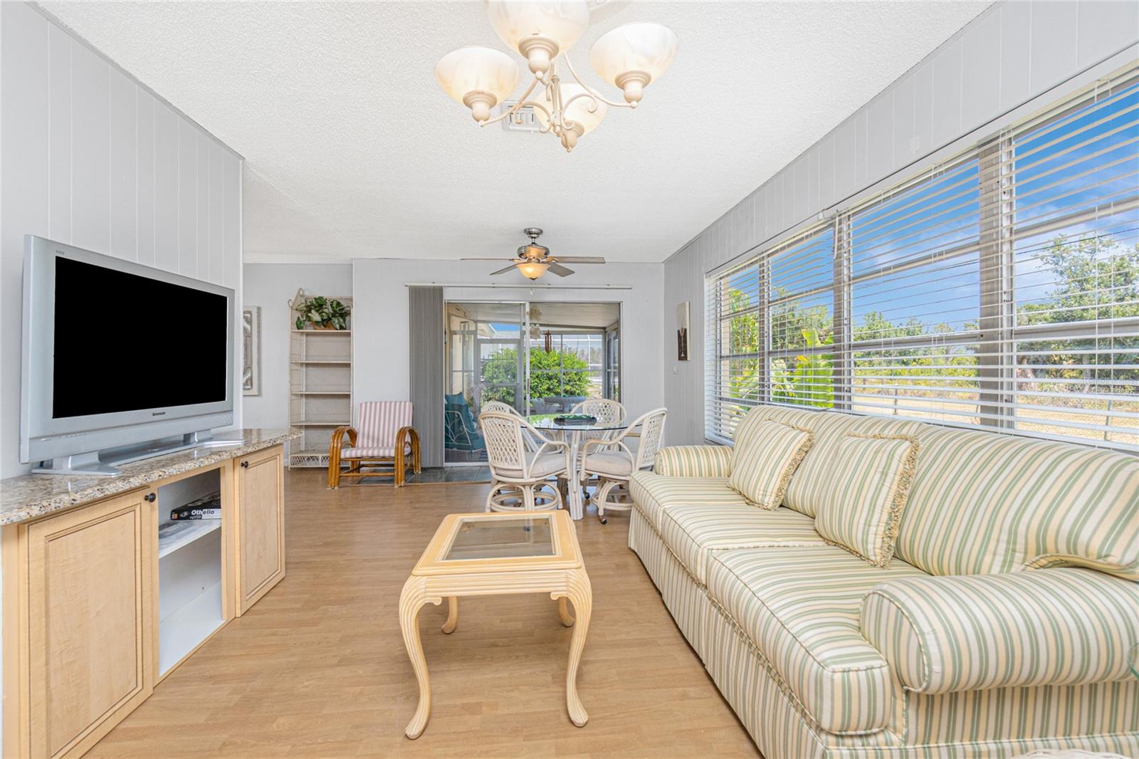 Image 25 of 59 For 113 Annapolis Lane