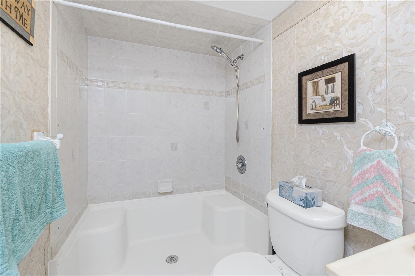 Image 33 of 59 For 113 Annapolis Lane