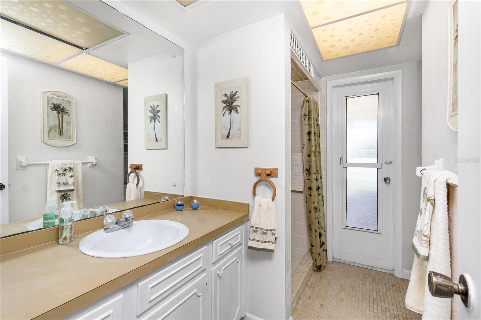 Image 40 of 59 For 113 Annapolis Lane