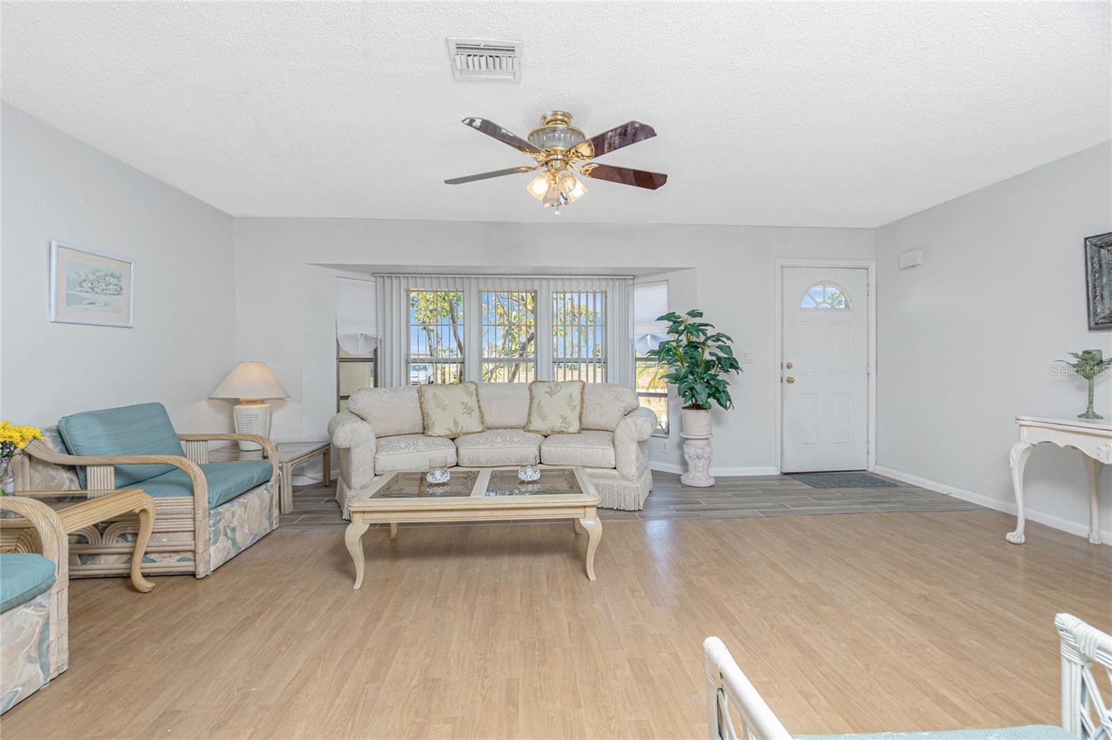 Image 7 of 59 For 113 Annapolis Lane