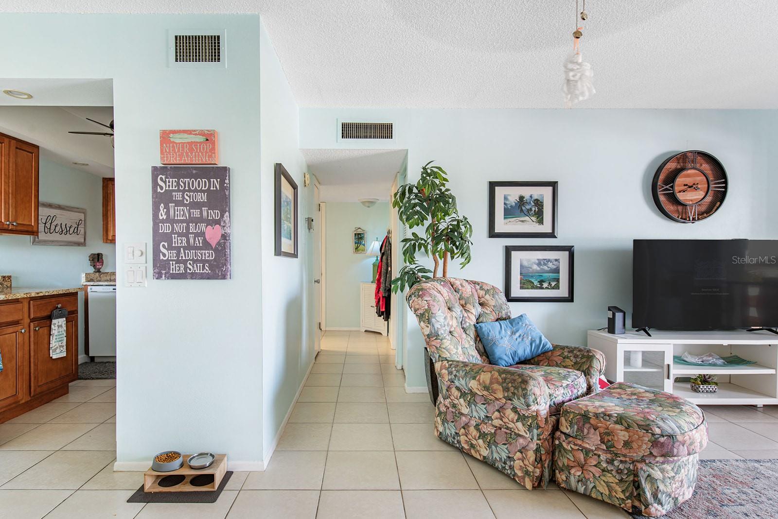 Image 10 of 50 For 84 Boundary Boulevard 165