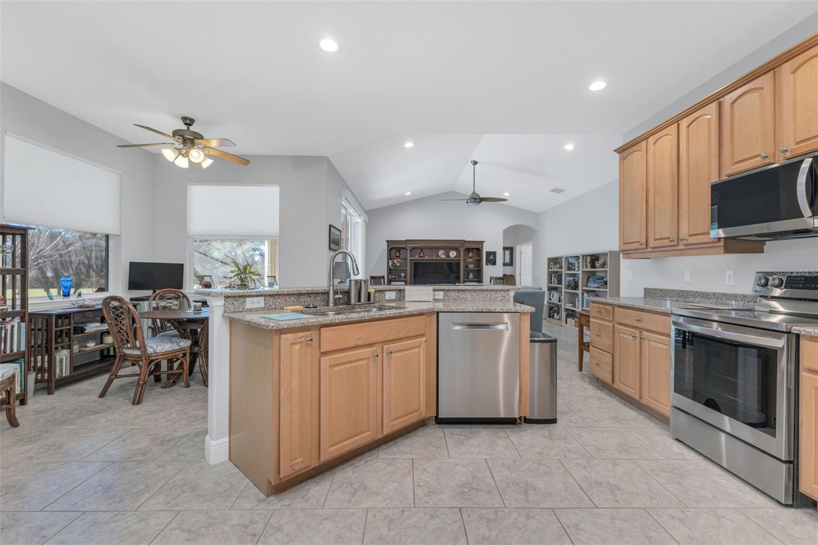 Image 11 of 41 For 895 Clear Lake Drive