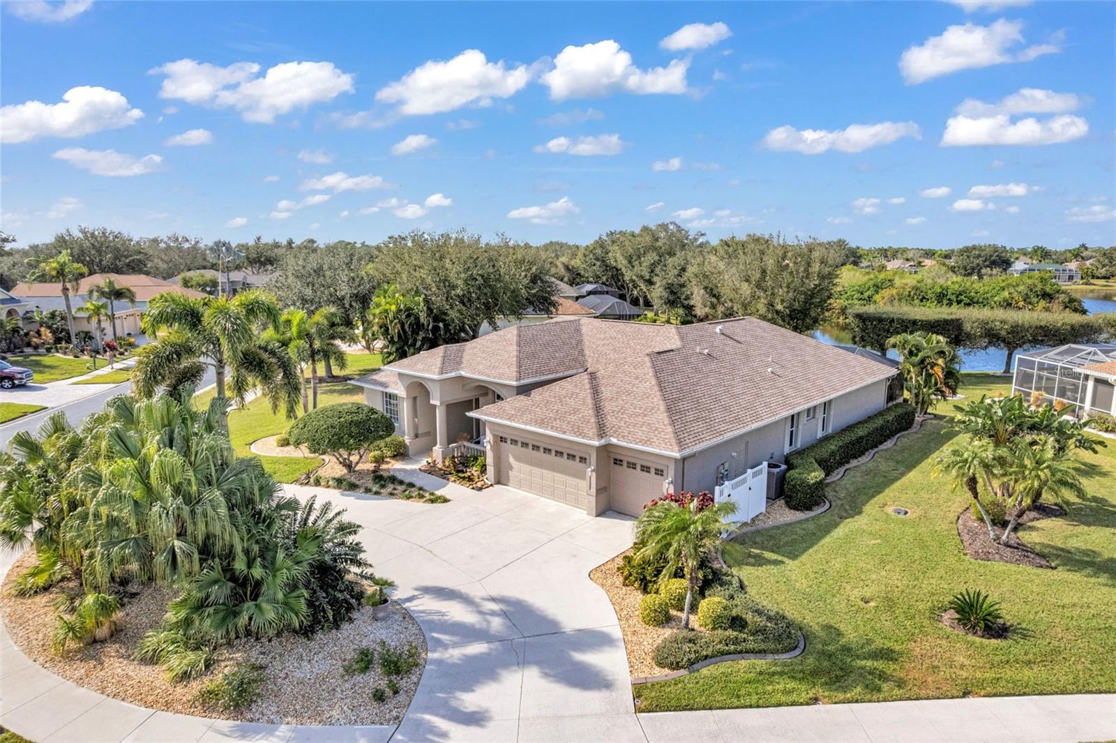 Image 2 of 41 For 895 Clear Lake Drive