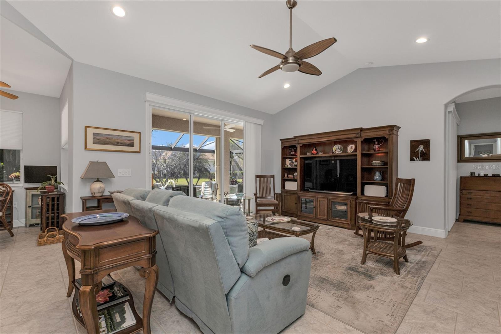 Image 8 of 41 For 895 Clear Lake Drive