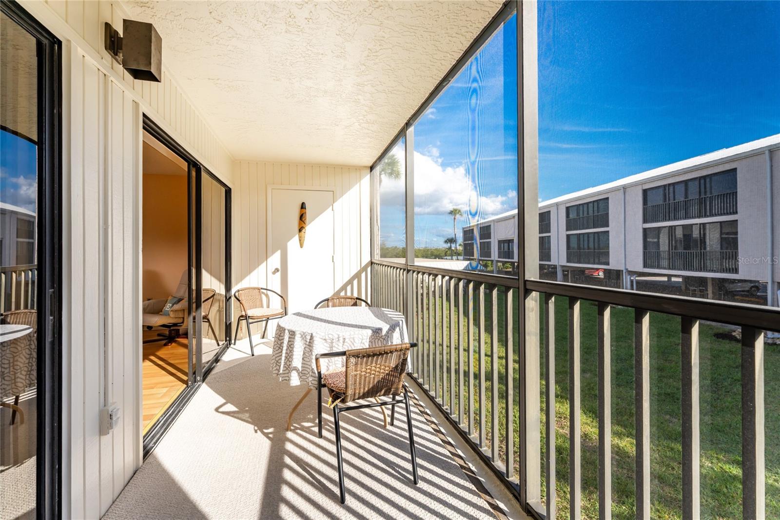 Image 17 of 58 For 2700 Beach Road E107