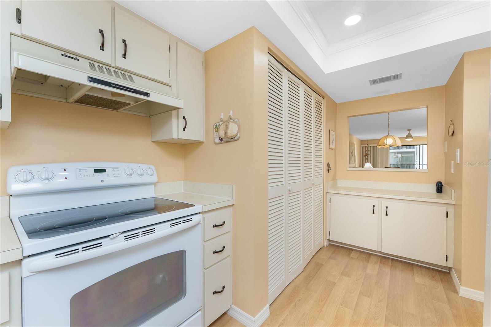 Image 22 of 58 For 2700 Beach Road E107