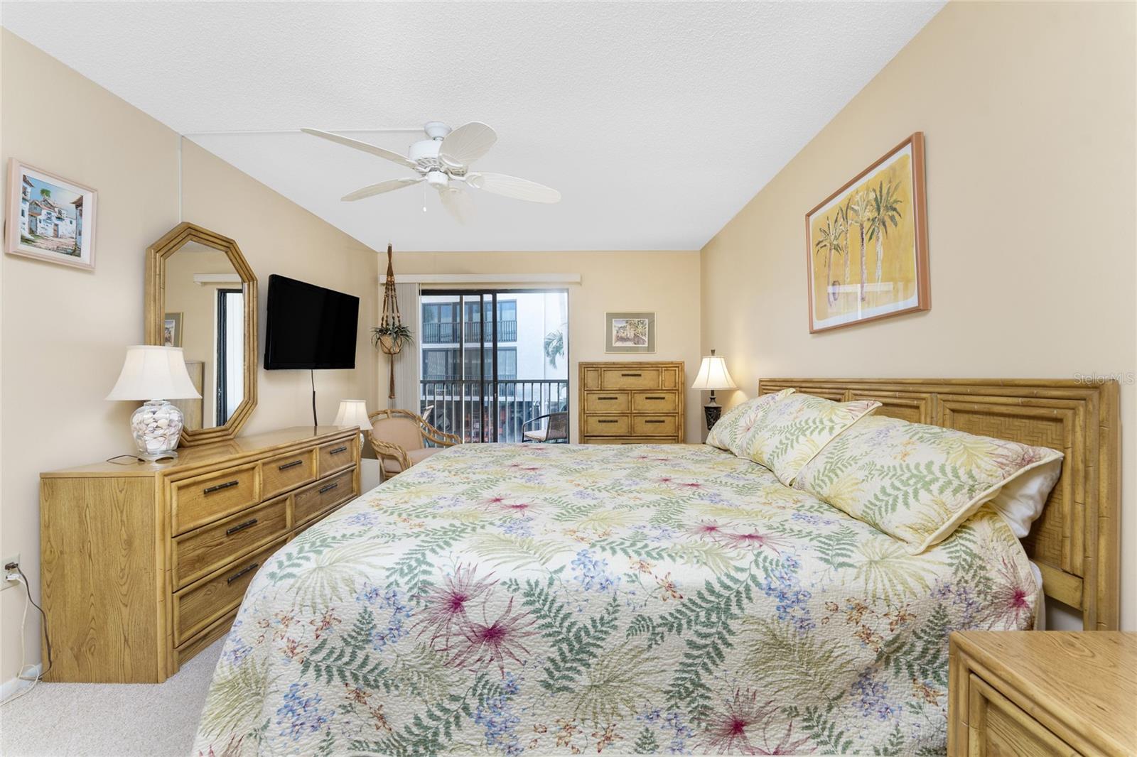 Image 26 of 58 For 2700 Beach Road E107