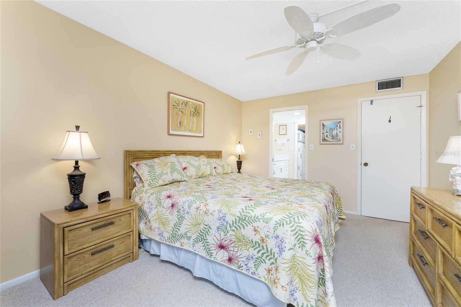 Image 27 of 58 For 2700 Beach Road E107