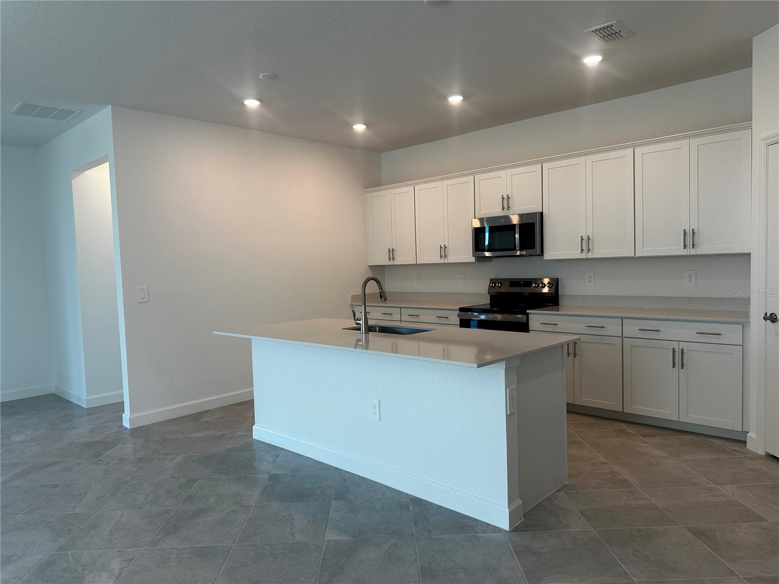 Image 3 of 12 For 8092 Saint Kitts Circle