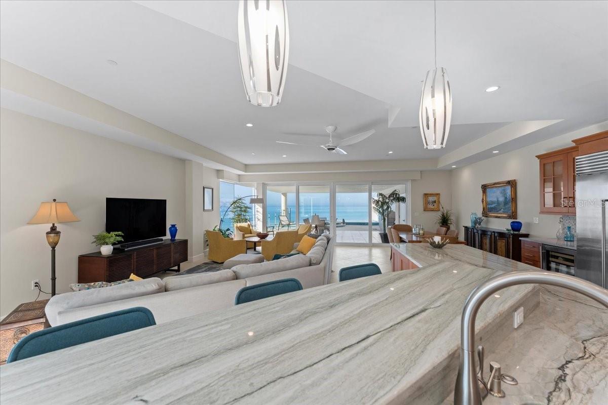 Image 15 of 65 For 2708 Beach Road 2