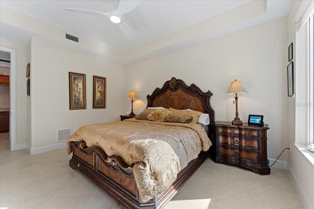 Image 41 of 65 For 2708 Beach Road 2