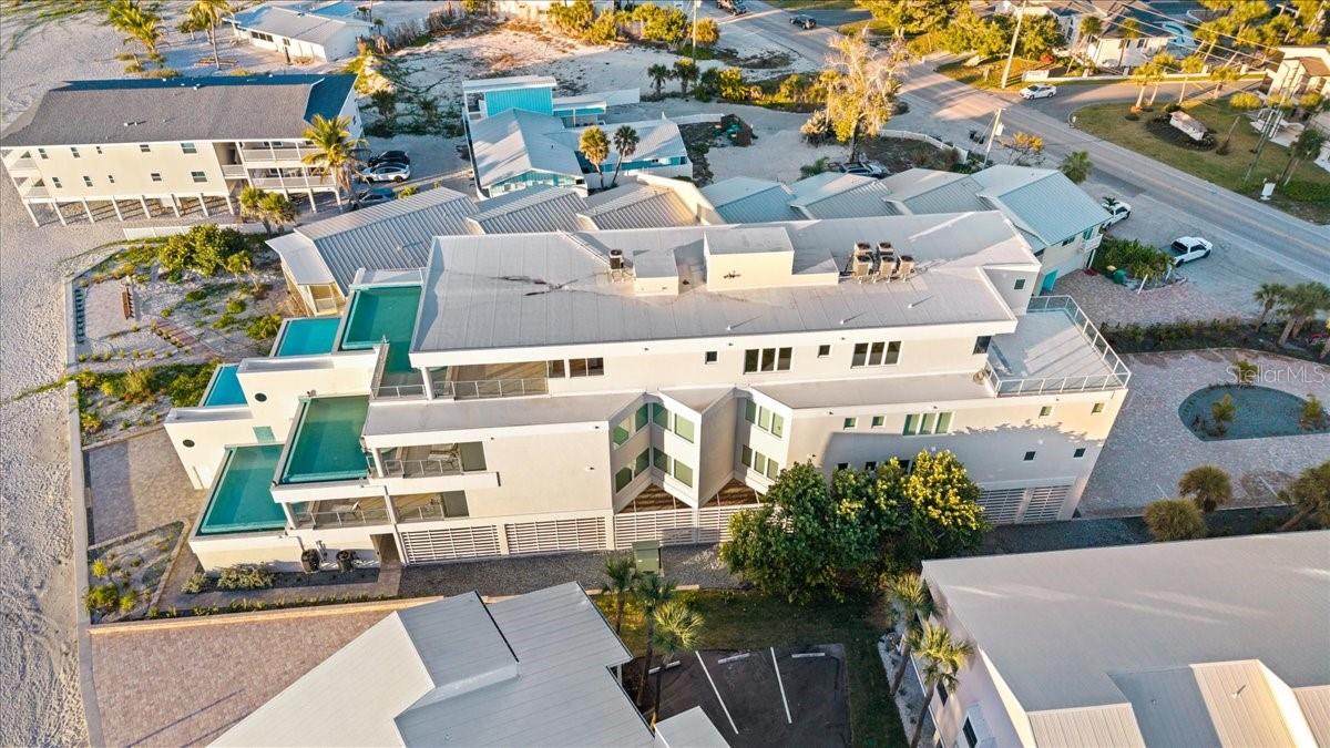 Image 8 of 65 For 2708 Beach Road 2