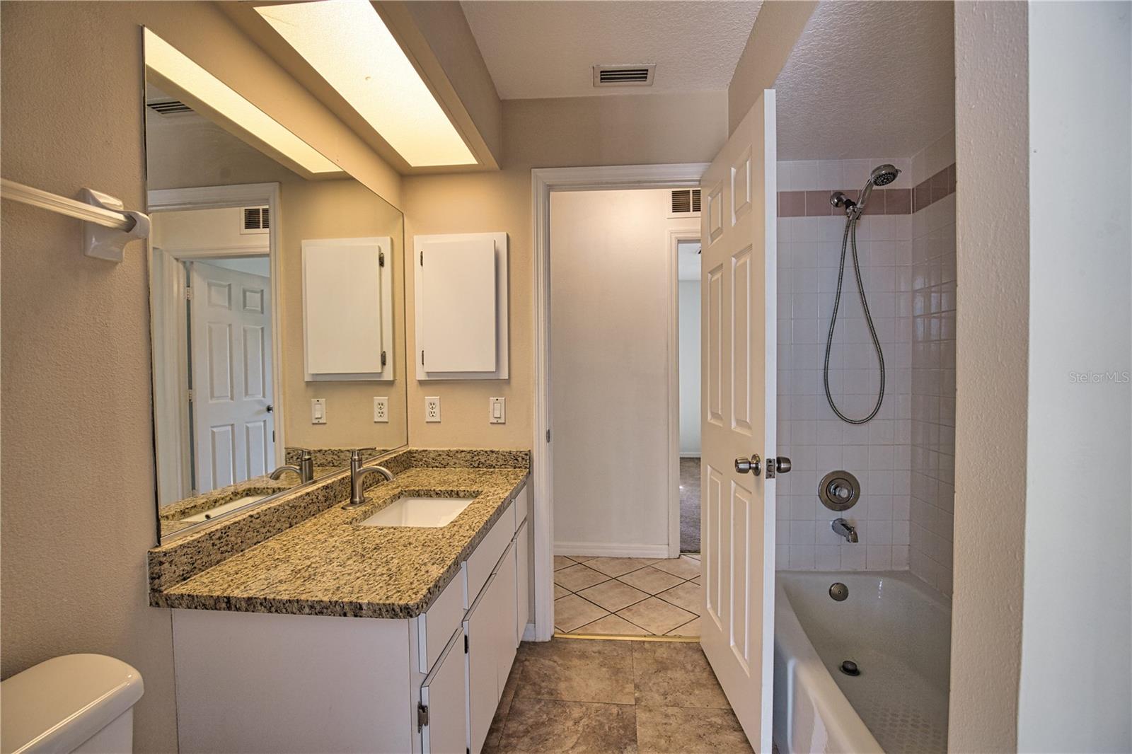 Image 26 of 47 For 7202 Mamouth