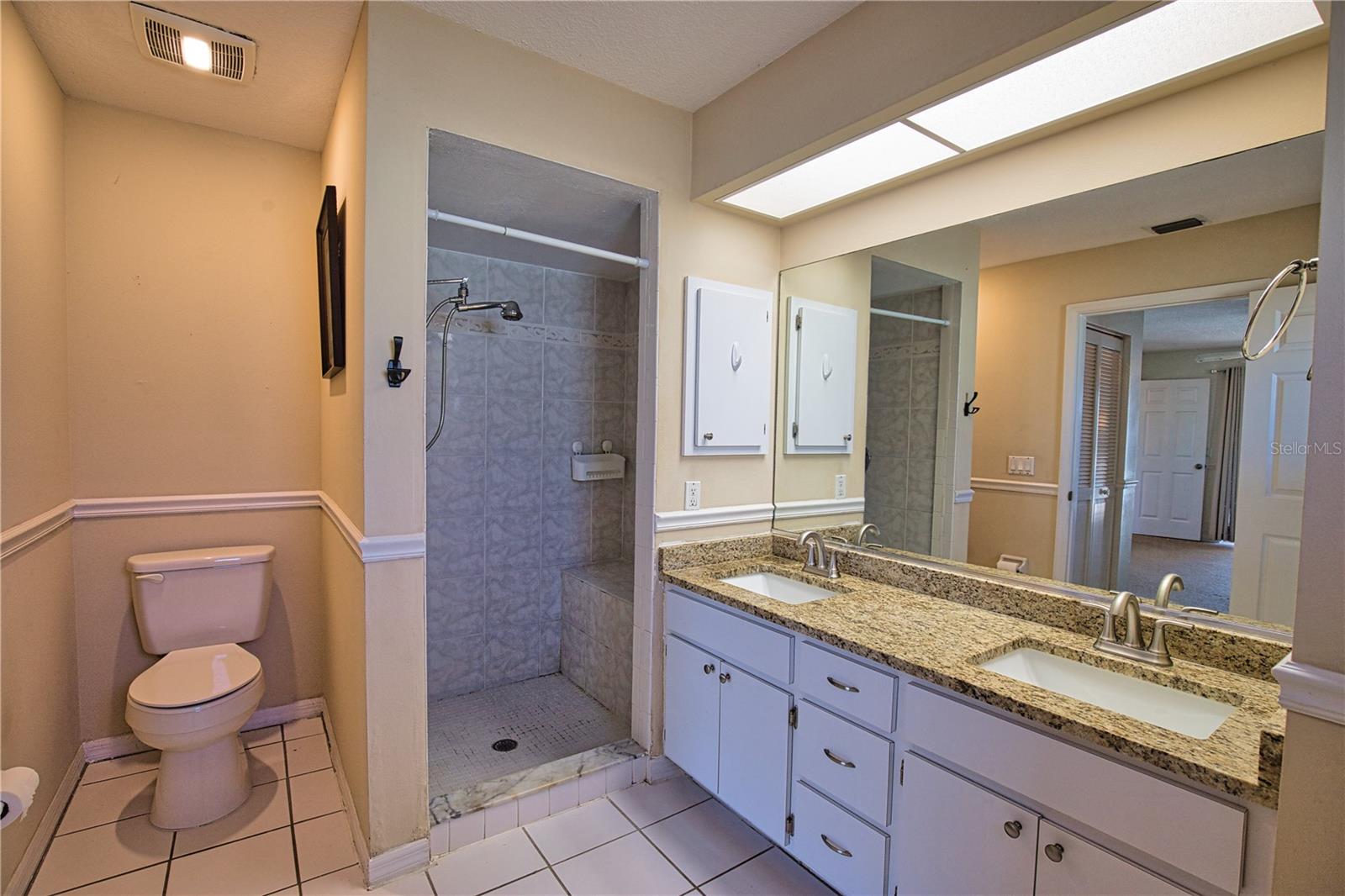 Image 37 of 47 For 7202 Mamouth