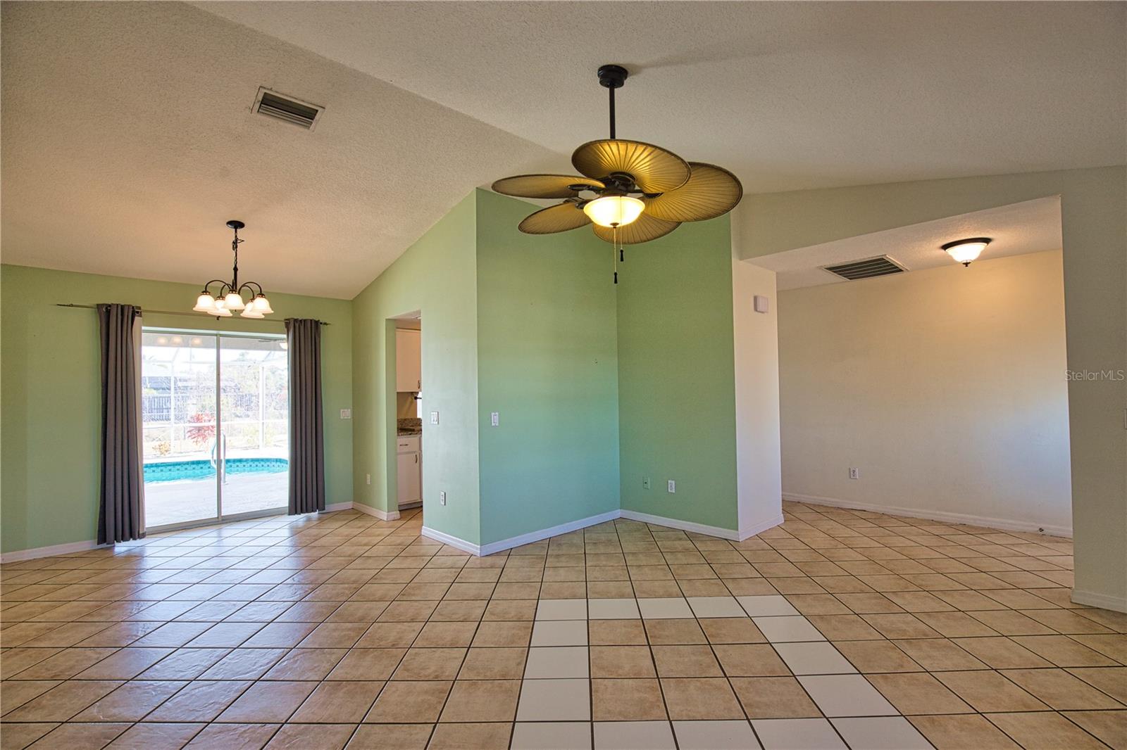 Image 9 of 47 For 7202 Mamouth