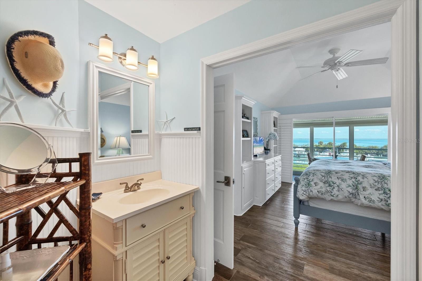 Image 14 of 49 For 5854 Gasparilla Road Mv20