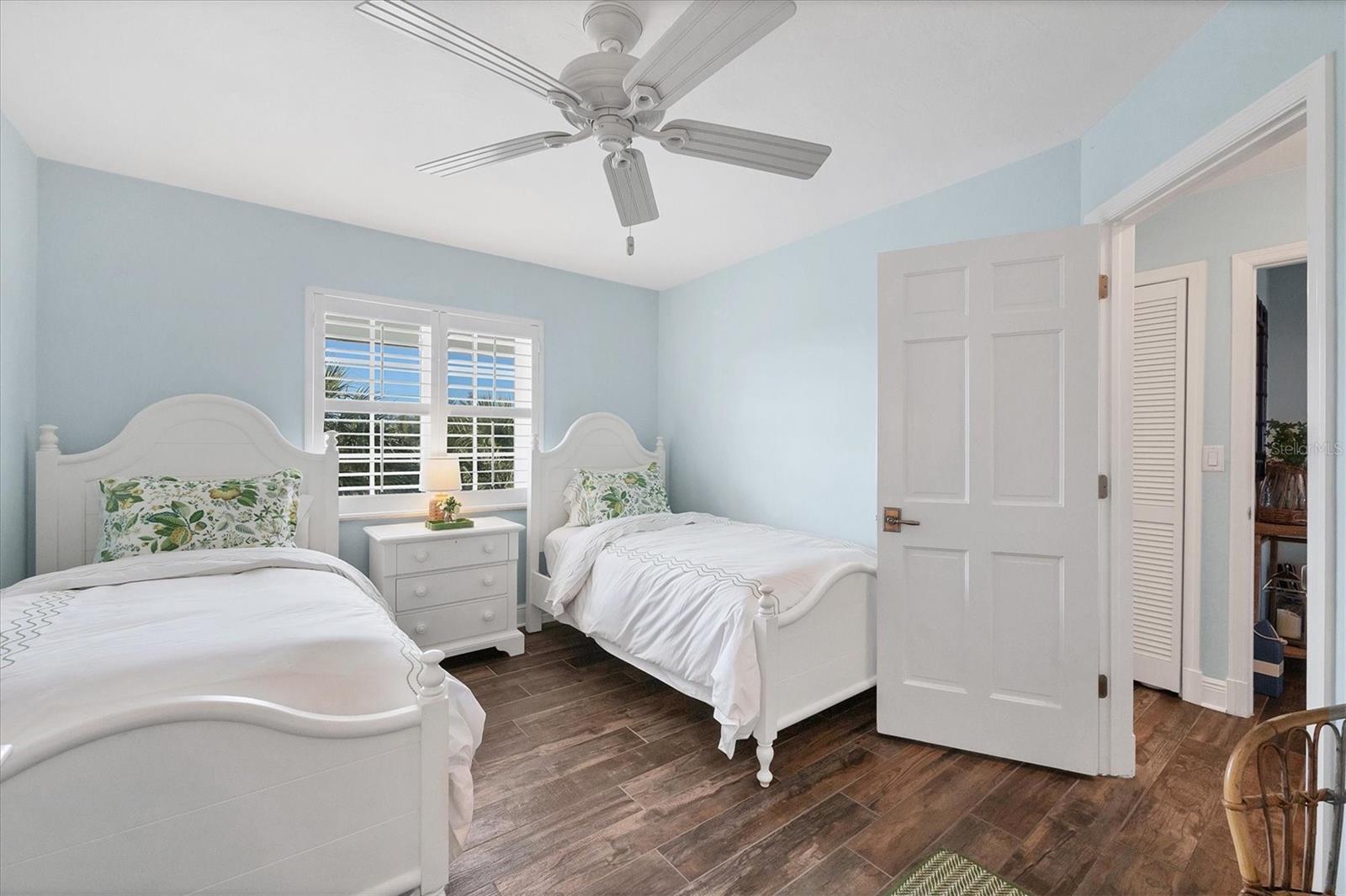 Image 17 of 49 For 5854 Gasparilla Road Mv20