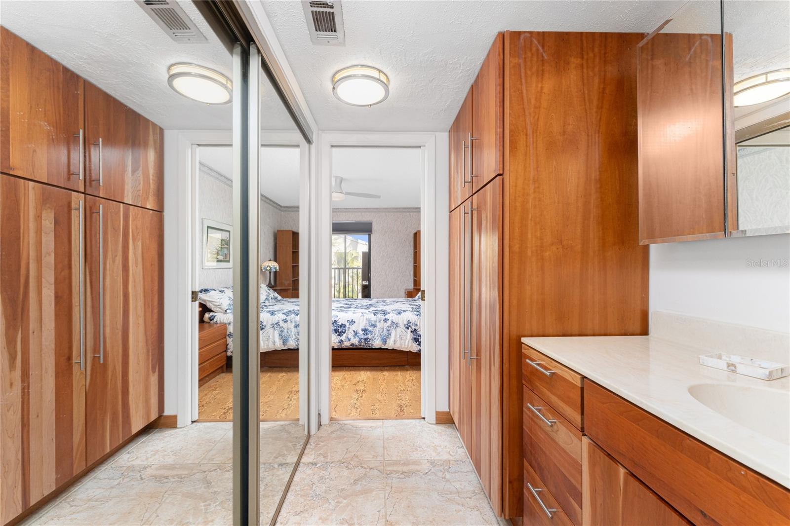 Image 26 of 64 For 2700 Beach Road D203