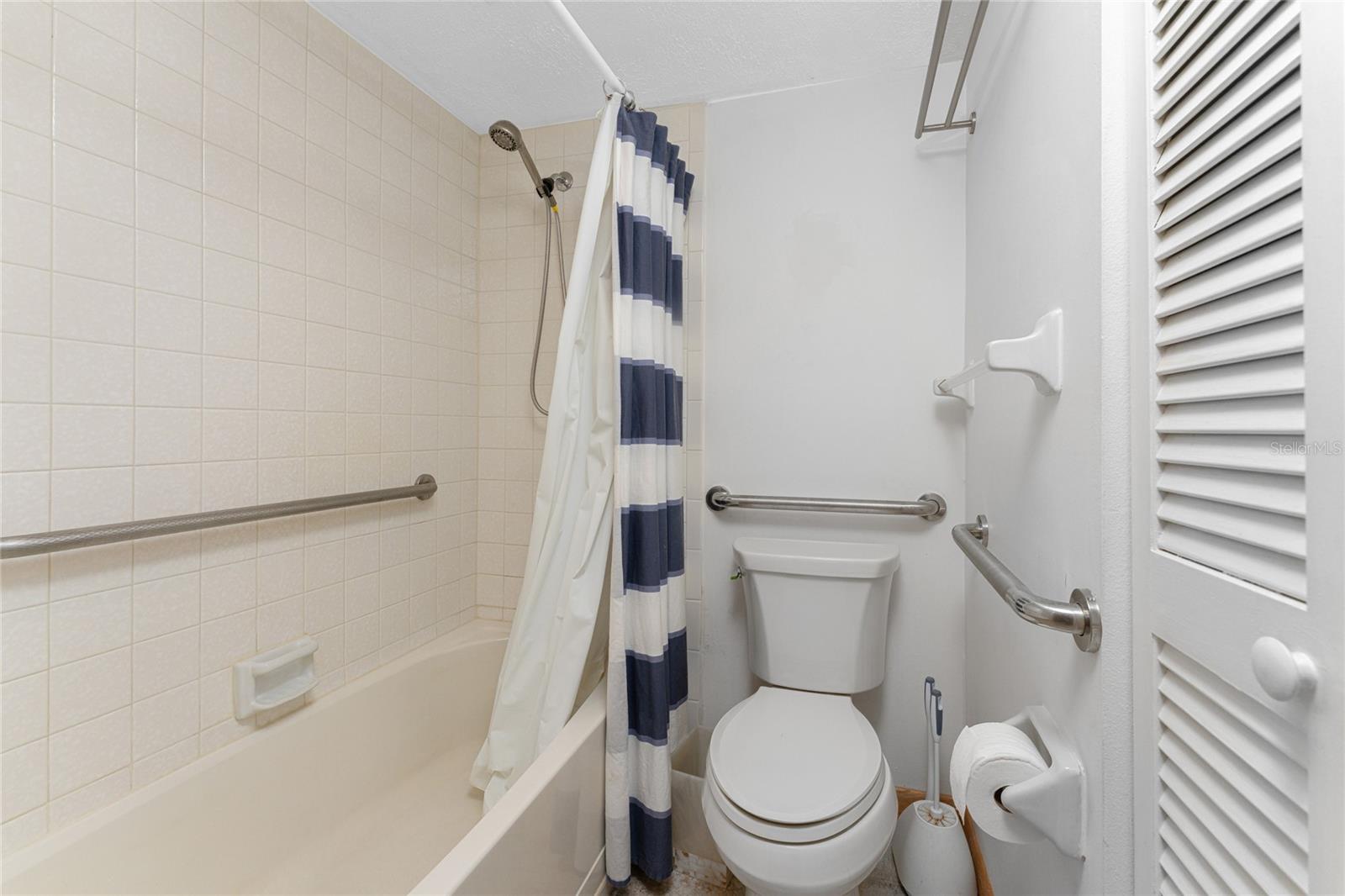 Image 28 of 64 For 2700 Beach Road D203