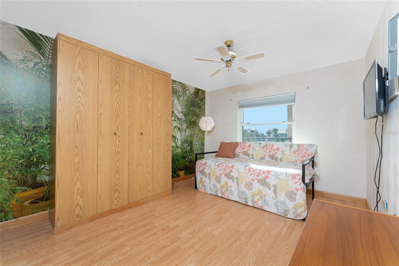 Image 29 of 64 For 2700 Beach Road D203