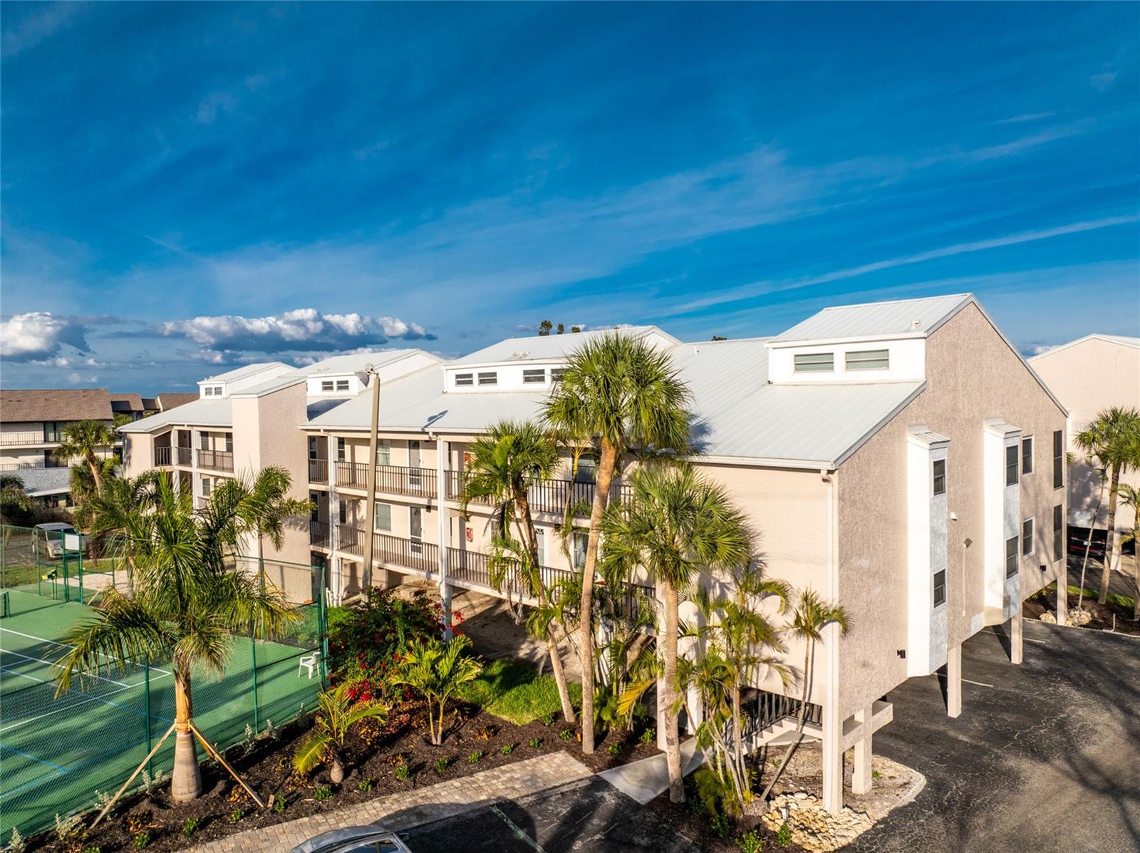 Image 3 of 64 For 2700 Beach Road D203