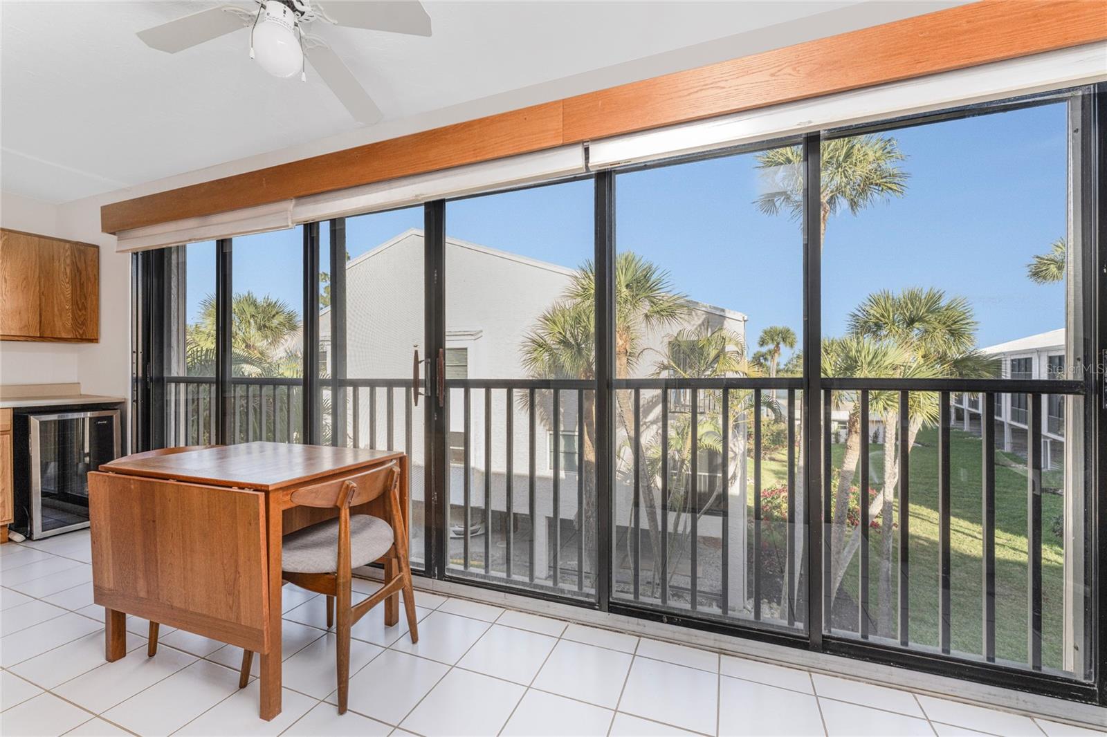 Image 34 of 64 For 2700 Beach Road D203