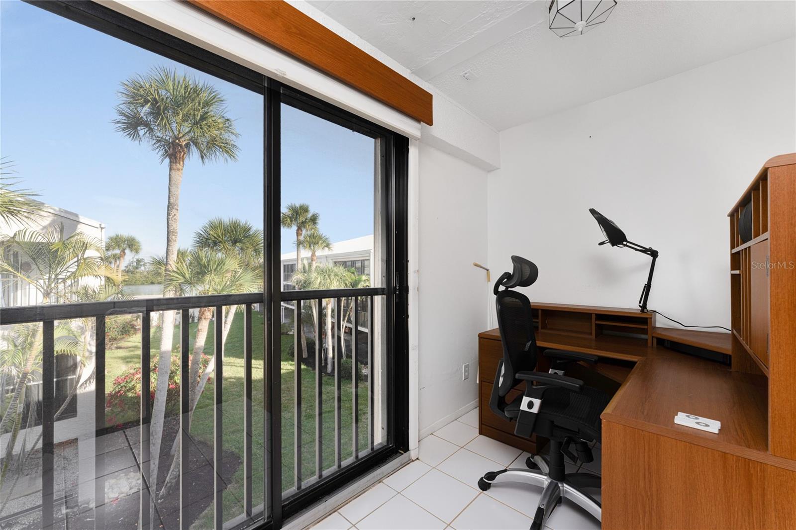 Image 35 of 64 For 2700 Beach Road D203