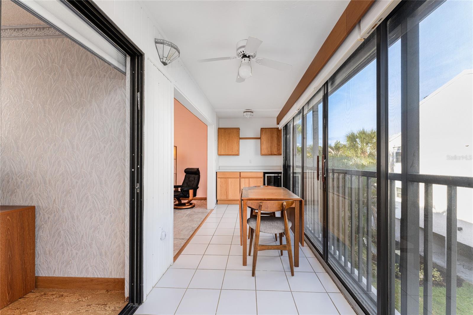 Image 36 of 64 For 2700 Beach Road D203