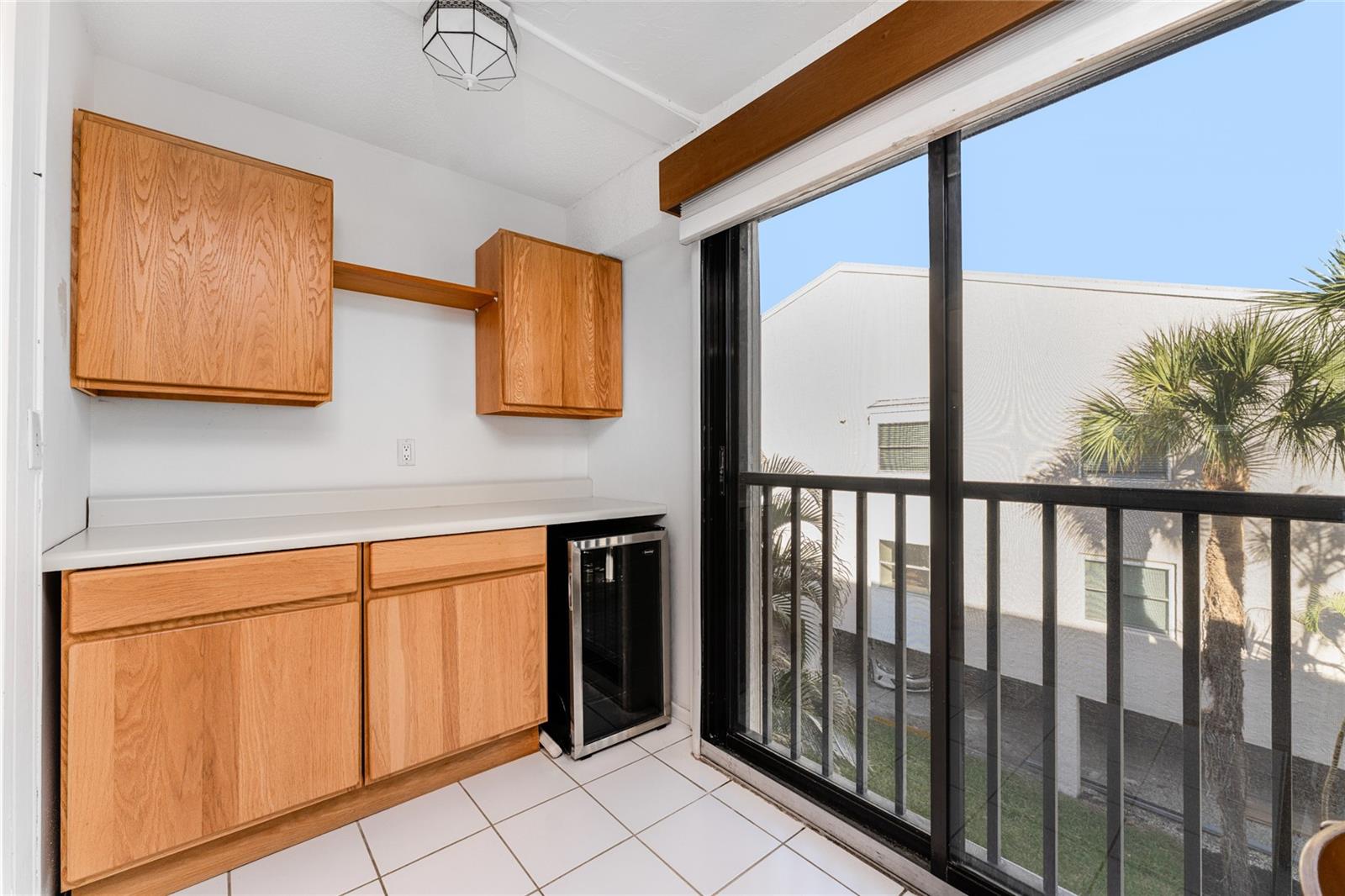 Image 37 of 64 For 2700 Beach Road D203