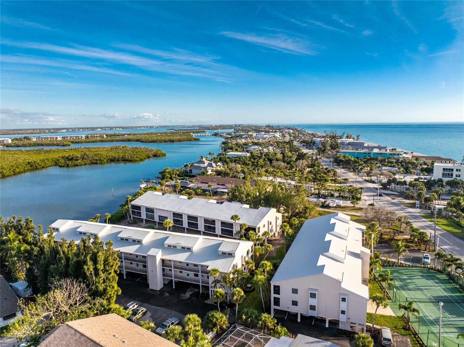 Image 49 of 64 For 2700 Beach Road D203