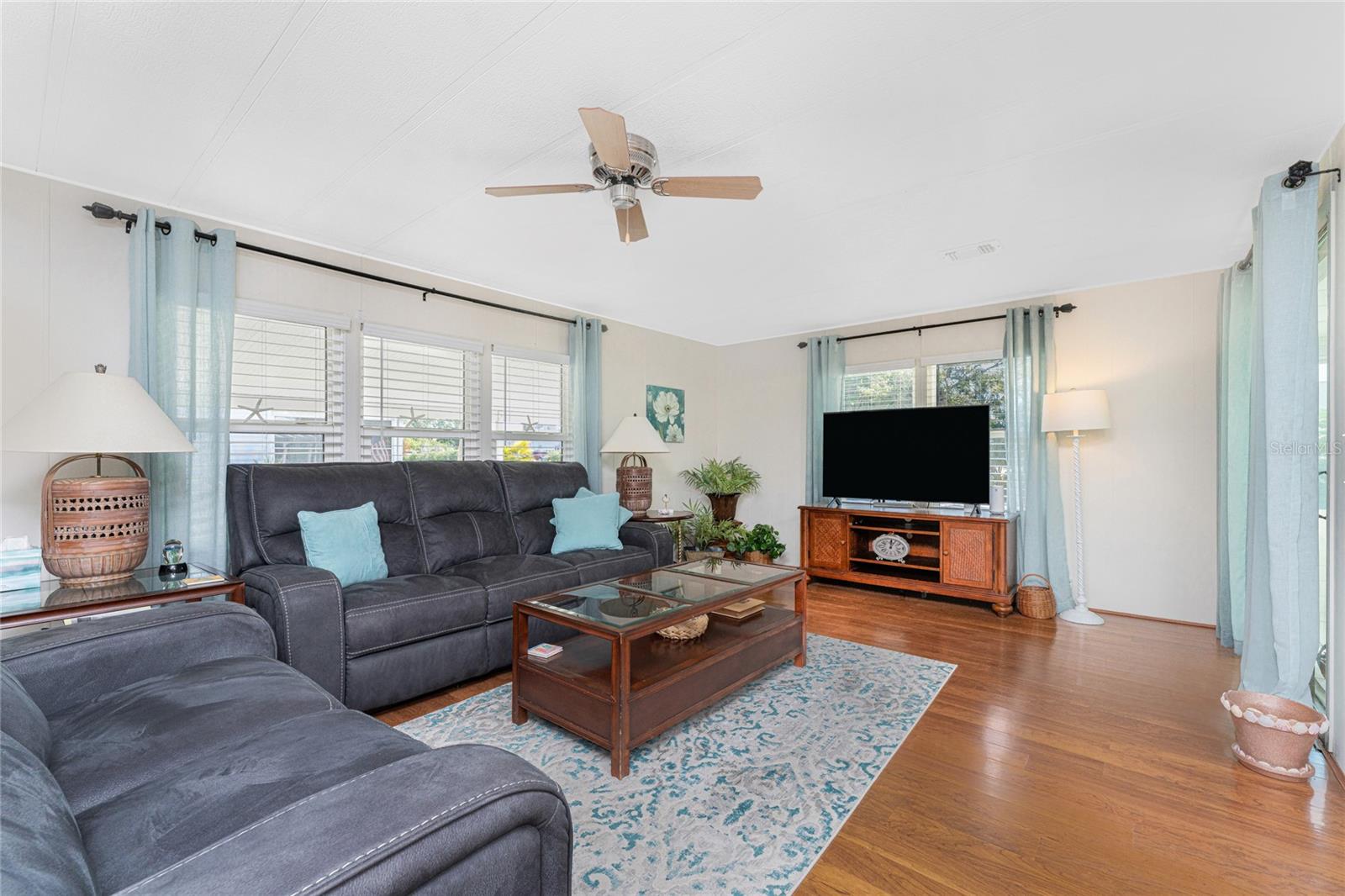 Image 11 of 49 For 6461 Falcon Drive