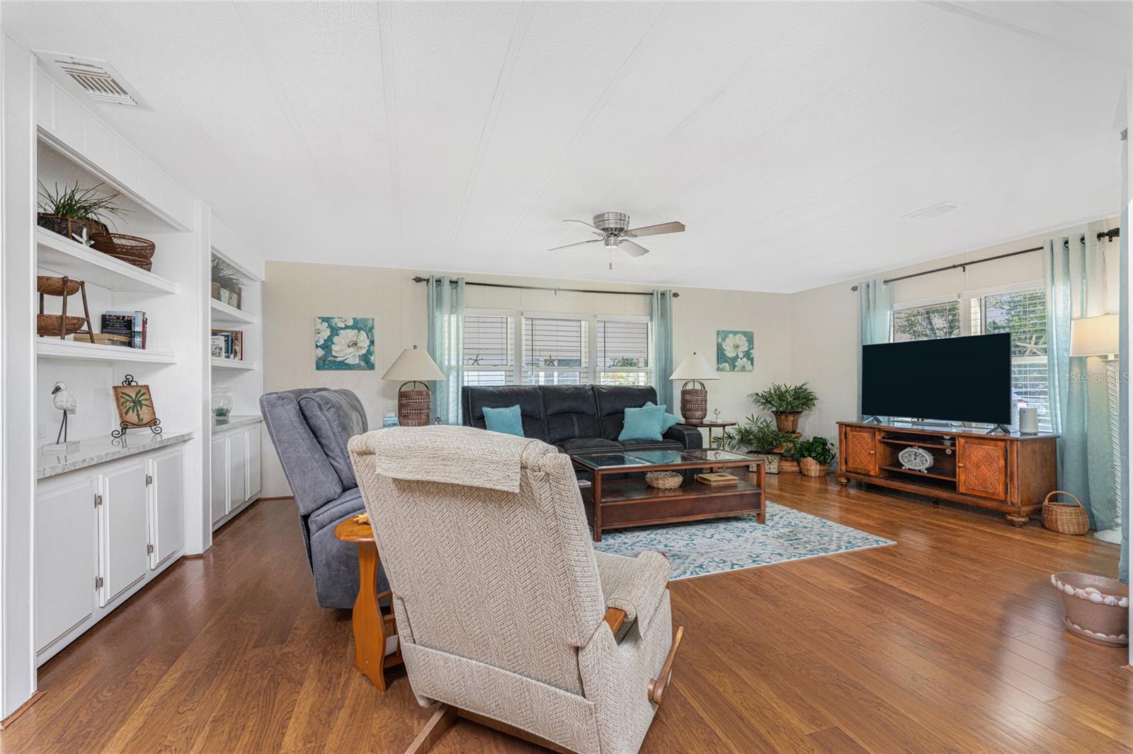 Image 13 of 49 For 6461 Falcon Drive