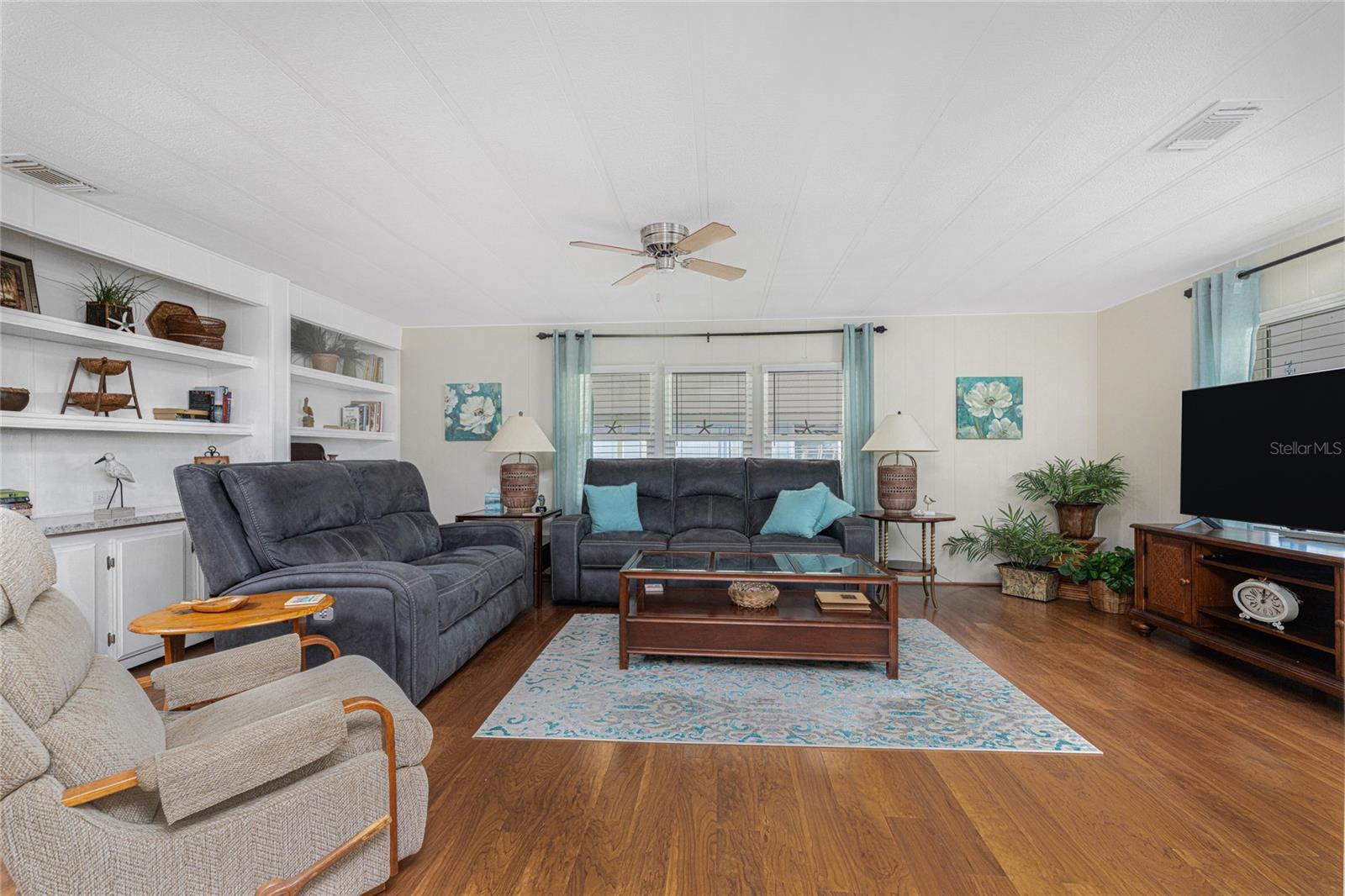 Image 14 of 49 For 6461 Falcon Drive