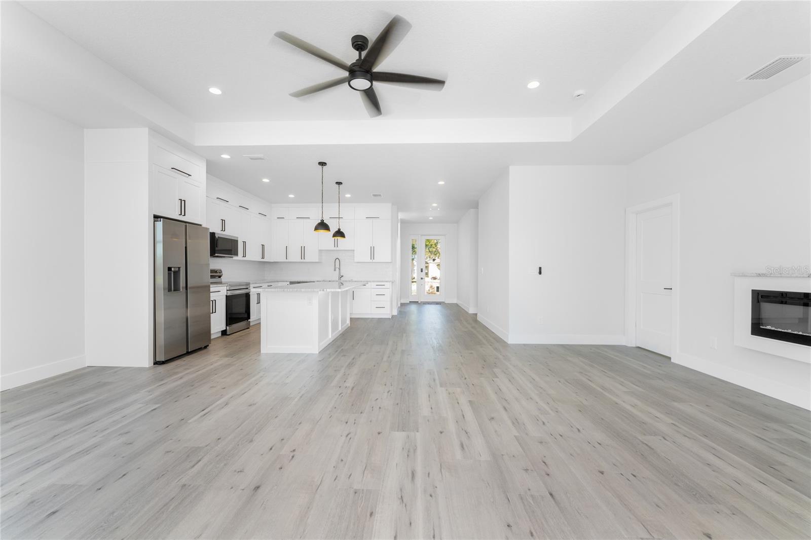 Image 11 of 50 For 27 Bunker Court