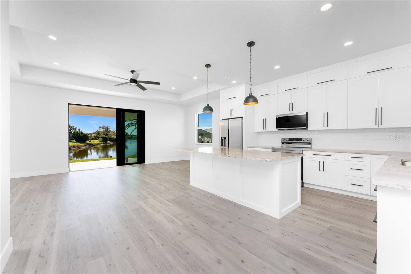 Image 4 of 50 For 27 Bunker Court