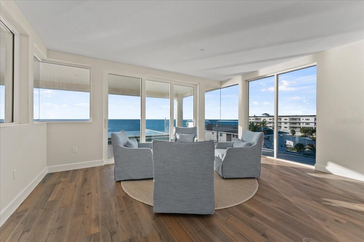 Image 18 of 86 For 2708 Beach Road 5